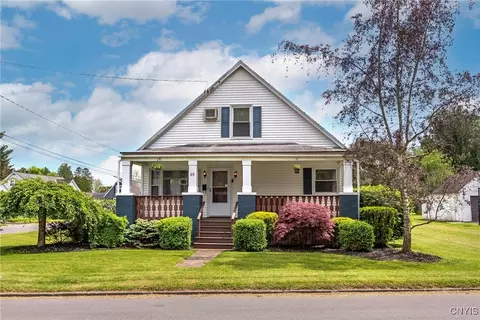 69 Clinton St, New York Mills, NY 13417