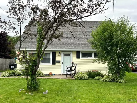 211 Memphis St, Salina, NY 13088