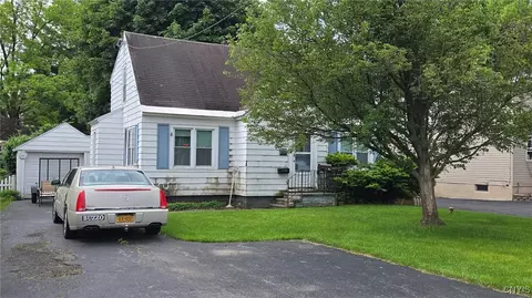 216 Melrose Dr, Syracuse, NY 13212