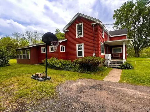 Exterior - 5276 Oneida St, Oneida, NY 13421 photo 3 of 10