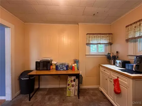 Kitchen - 5276 Oneida St, Oneida, NY 13421 photo 4 of 4