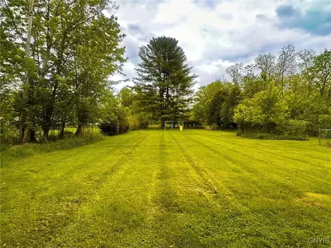 Exterior - 5276 Oneida St, Oneida, NY 13421 photo 9 of 10