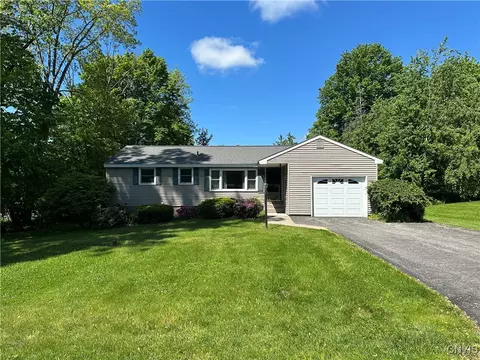 9385 Wickham Dr, Brewerton, NY 13029