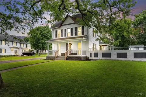 290 W North St, Geneva, NY 14456