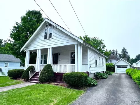 2816 Ferndale Pl, Utica, NY 13501