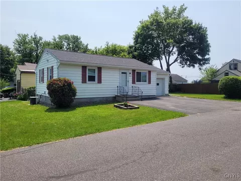 200 Toas Ave, Salina, NY 13211