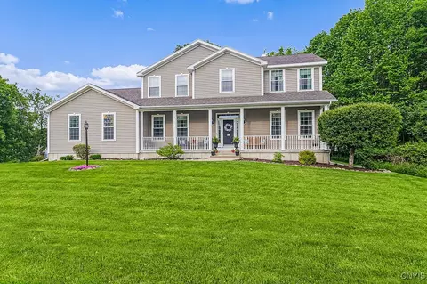 3 Merrimac St, New Hartford, NY 13413