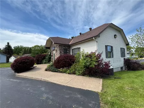 62 SW 9th St, Oswego, NY 13126