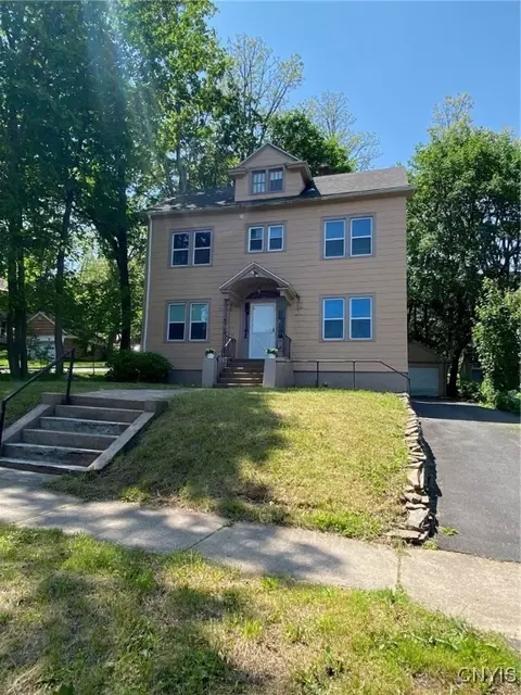 28 Prospect St, Utica, NY 13501