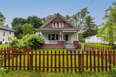 118 Smith Rd, Syracuse, NY 13207