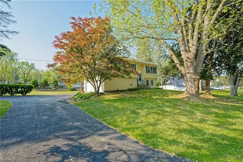 12 Sparrowbush Rd S, Latham, NY 12110