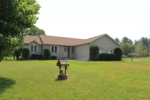 63 Phyllis Ln, Hastings, NY 13076