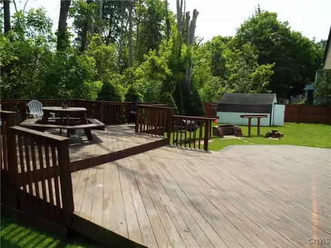 Exterior - 514 Mccool Ave, East Syracuse, NY 13057 photo 7 of 16