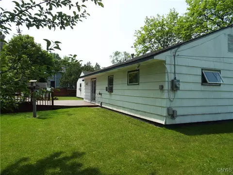 Exterior - 514 Mccool Ave, East Syracuse, NY 13057 photo 10 of 16
