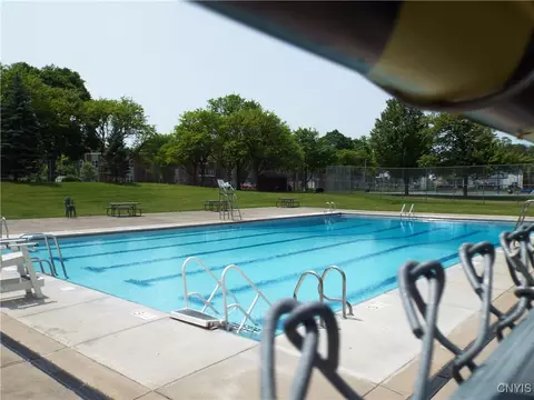 Exterior - 514 Mccool Ave, East Syracuse, NY 13057 photo 14 of 16