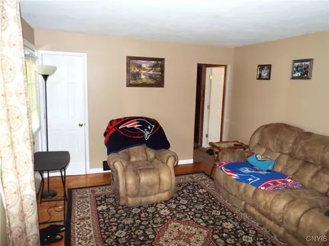 Living - 514 Mccool Ave, East Syracuse, NY 13057 photo 4 of 4