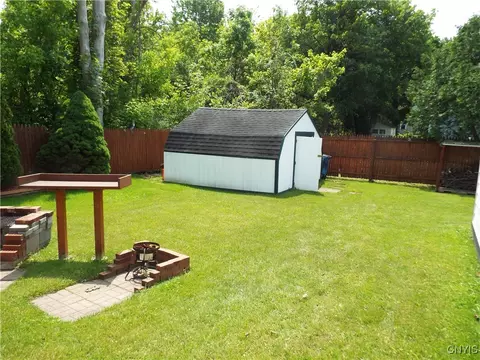 Exterior - 514 Mccool Ave, East Syracuse, NY 13057 photo 6 of 16