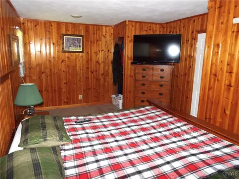 Bedroom - 514 Mccool Ave, East Syracuse, NY 13057 photo 1 of 5