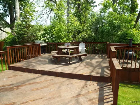 Exterior - 514 Mccool Ave, East Syracuse, NY 13057 photo 4 of 16