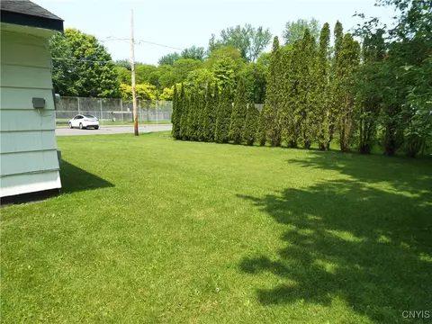 Exterior - 514 Mccool Ave, East Syracuse, NY 13057 photo 9 of 16