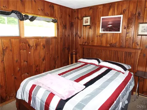 Bedroom - 514 Mccool Ave, East Syracuse, NY 13057 photo 5 of 5