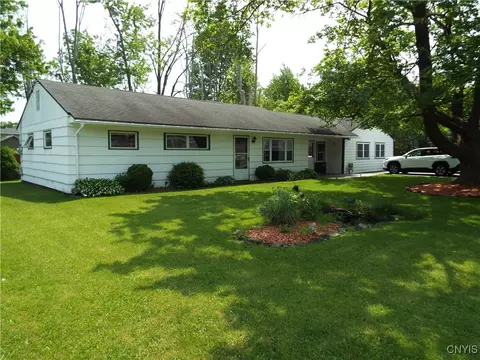 Exterior - 514 Mccool Ave, East Syracuse, NY 13057 photo 12 of 16