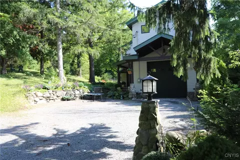 5434 Ortloff Rd, Lafayette, NY 13084