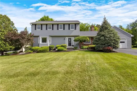 3 Landgrove Dr, Fayetteville, NY 13066