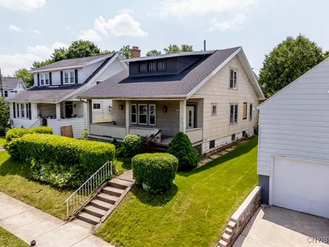111 Maplehurst Ave, Syracuse, NY 13208