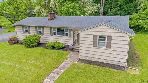 110 Elmsford Rd, Syracuse, NY 13214