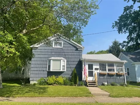 207 Elm St, Oneida, NY 13421