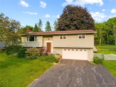 112 Elmcrest Cir, Salina, NY 13090