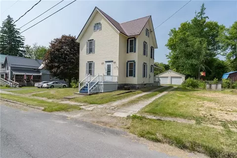 25 Waid St, Gouverneur, NY 13642