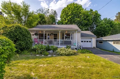 309 Wells Ave E, North Syracuse, NY 13212