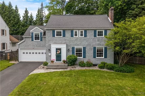 208 Haddonfield Dr, Syracuse, NY 13214