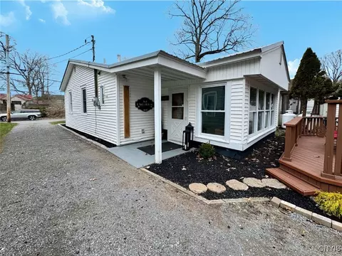 6638 N Lakeshore Rd, Canastota, NY 13032