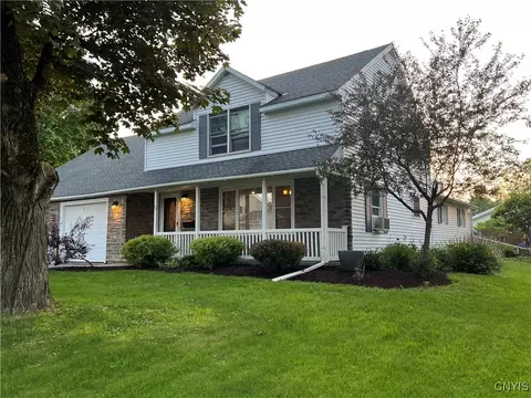 60 Cambridge Rd, Whitestown, NY 13492