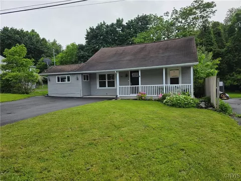 523 Cleveland Blvd, Fayetteville, NY 13066