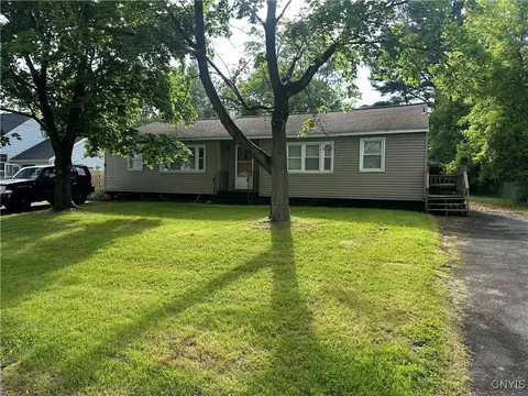 107 Douglas Ave, Salina, NY 13088