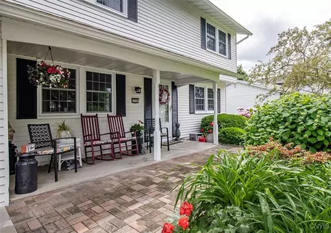 7726 Matchwood Ln, Liverpool, NY 13090