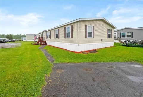 5001 Acton Ln, Liverpool, NY 13090