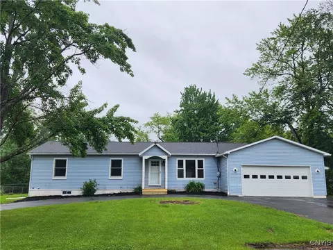 5900 Lathrop Dr, Cicero, NY 13039