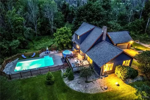 4009 Thomas Rd, Nelson, NY 13035