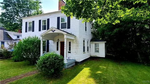 1648 Valley Dr, Syracuse, NY 13207