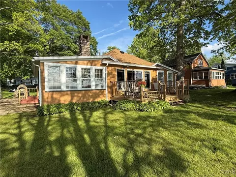 6961 Owens Shore Rd, Huron, NY 14590