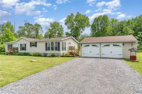 4245 State Route 49, Schroeppel, NY 13132