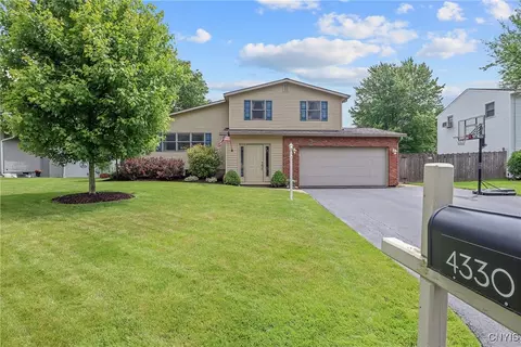 4330 Cinnamon Path, Liverpool, NY 13090