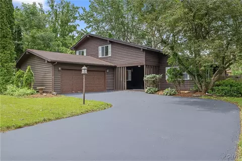 4302 Cinnamon Path, Liverpool, NY 13090