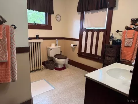 Bath - 33 State St, Oneida, NY 13421 photo 3 of 6