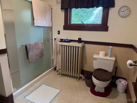 Bath - 33 State St, Oneida, NY 13421 photo 4 of 6